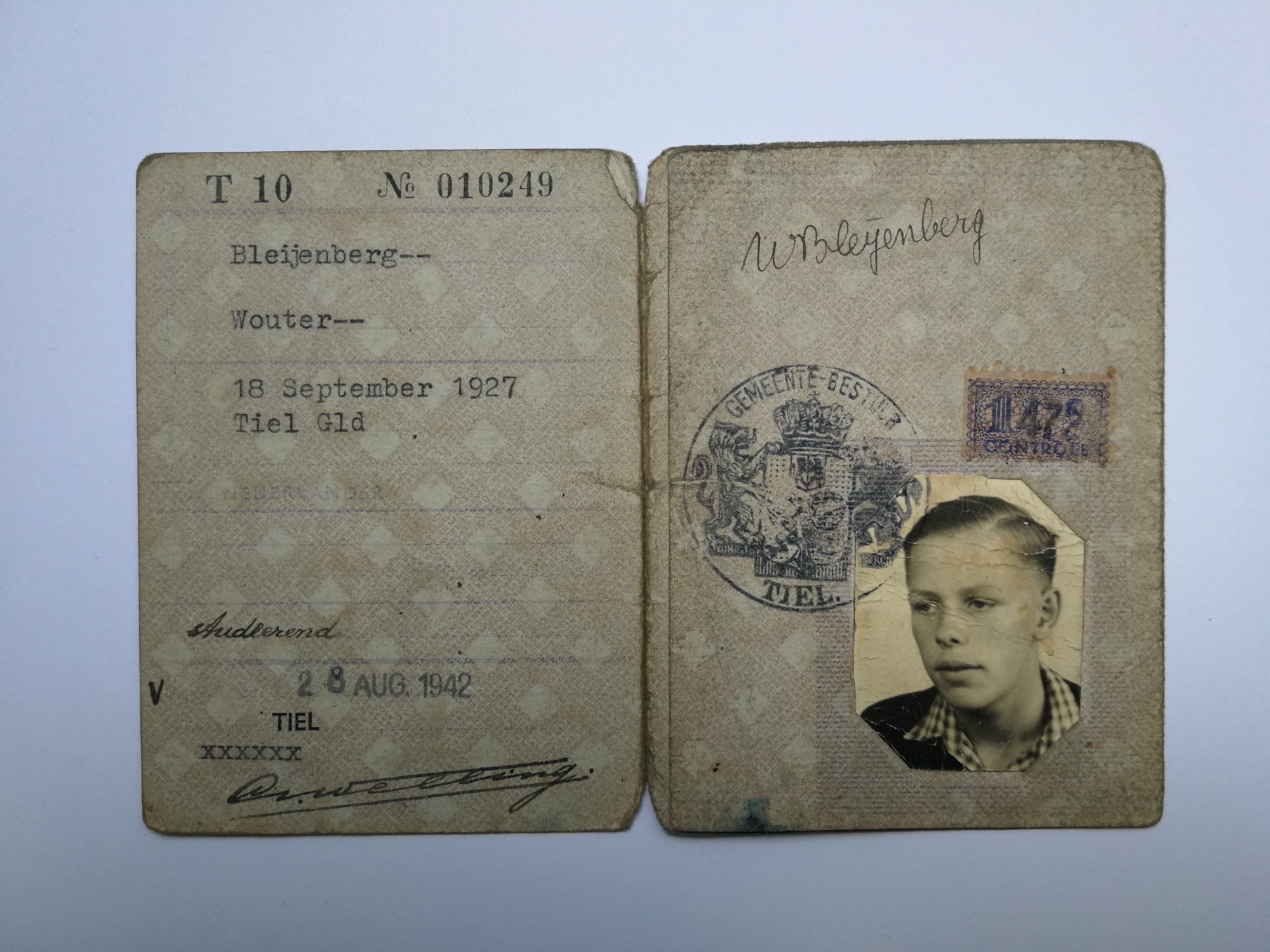 Persoonsbewijs die in de Tweede Wereldoorlog werd ingevoerd